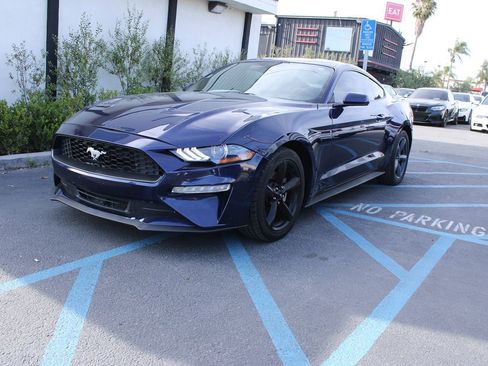 Used 2019 Ford Mustang Coupe image 3