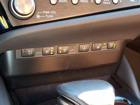 Used 2023 Lexus ES 350 Ultra Luxury image 25