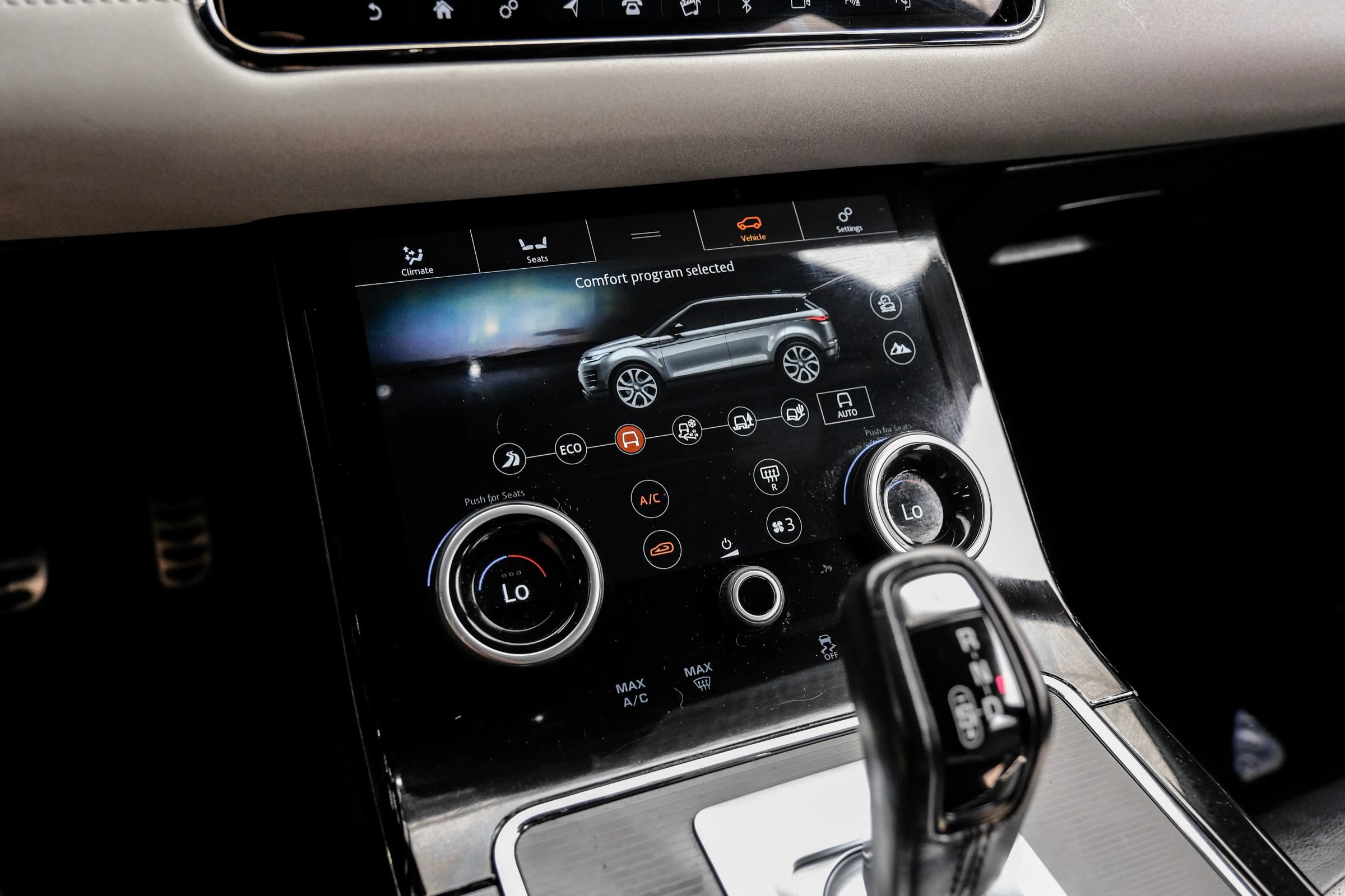 Used 2020 Land Rover Range Rover Evoque First Edition AWD/4WD image 25