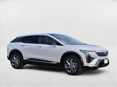 New 2025 Cadillac Optiq Luxury 1 image 7