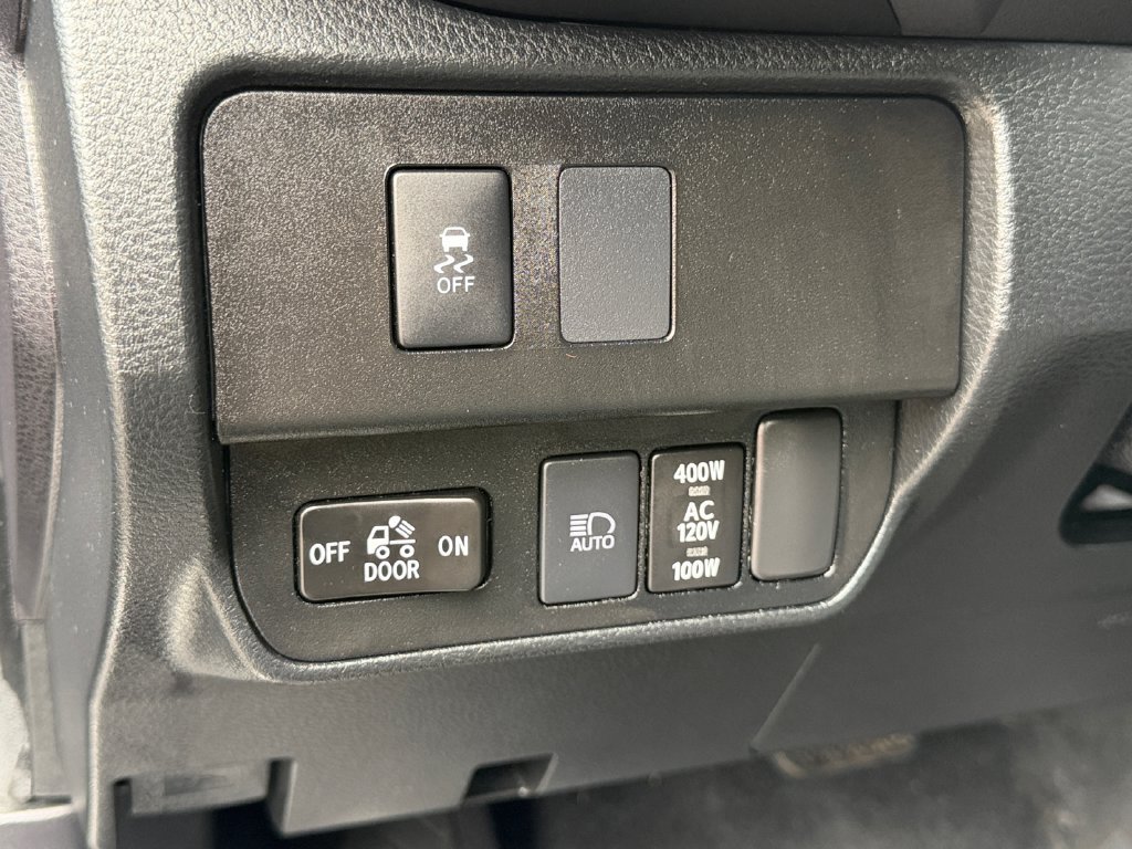 Used 2021 Toyota Tacoma TRD Off-Road w/ Technology Package AWD/4WD image 29