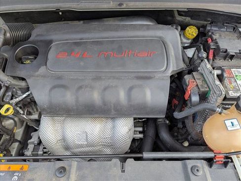 Used 2017 Jeep Renegade Latitude w/ Popular Equipment Group image 22