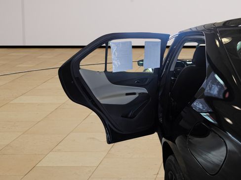 Used 2019 Chevrolet Equinox LS w/ LPO, Floor Liner Package AWD/4WD image 23