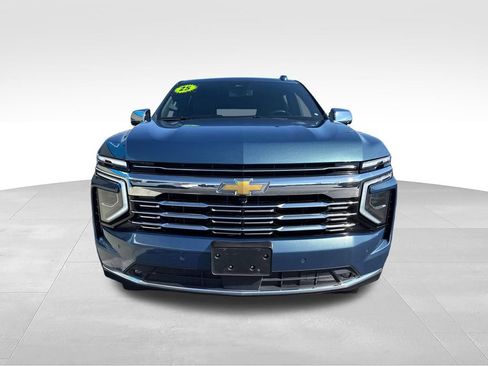 Used 2025 Chevrolet Suburban Premier AWD/4WD image 9