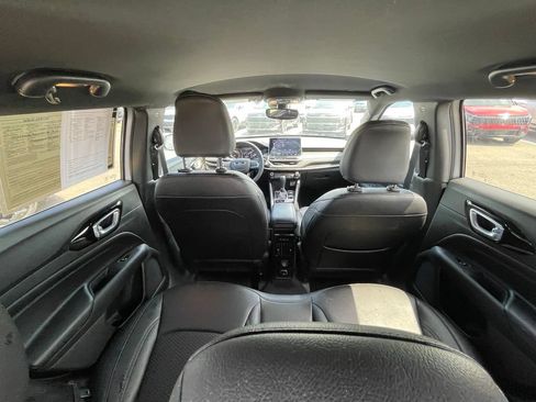 Used 2025 Jeep Compass Latitude w/ Altitude Special Edition AWD/4WD image 23