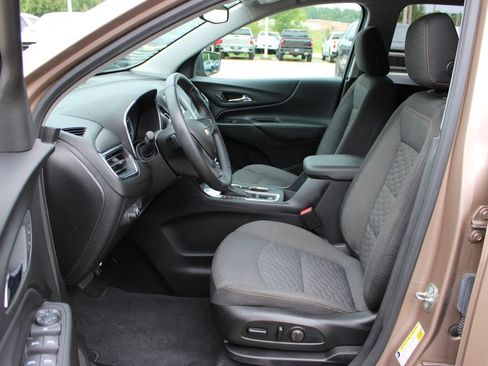 Used 2018 Chevrolet Equinox LT FWD image 10