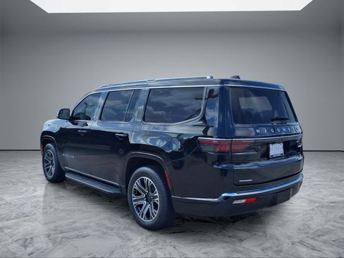 Used 2023 Jeep Wagoneer 4WD w/ Premium Group I image 5