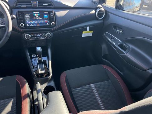 Certified 2025 Nissan Versa SR image 18