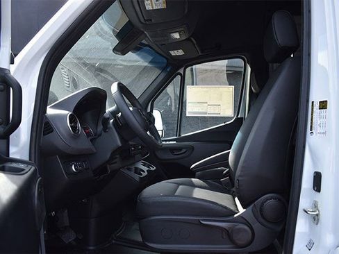 New 2025 Mercedes-Benz Sprinter 2500 image 7