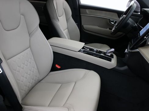 New 2026 Volvo XC90 B6 Plus w/ Protection Package Premier AWD/4WD image 26