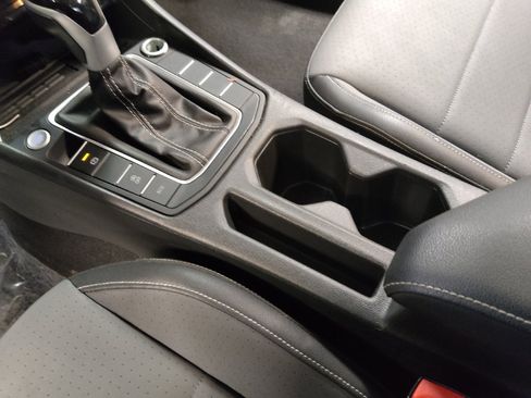 Used 2025 Volkswagen Jetta SE FWD image 26
