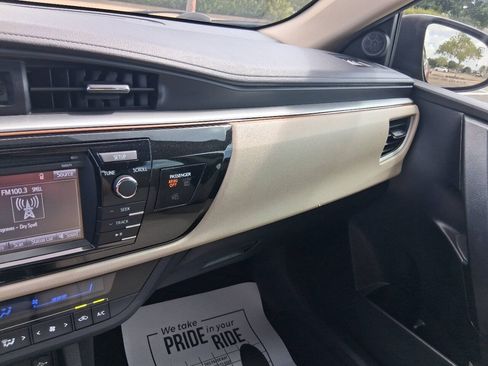 Used 2016 Toyota Corolla LE FWD image 25