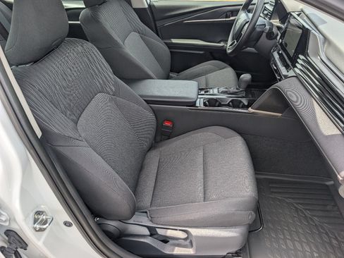 Used 2026 Toyota Camry LE FWD image 8