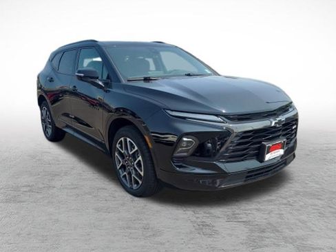 Used 2025 Chevrolet Blazer RS w/ LPO, Floor Liner Package AWD/4WD image 3