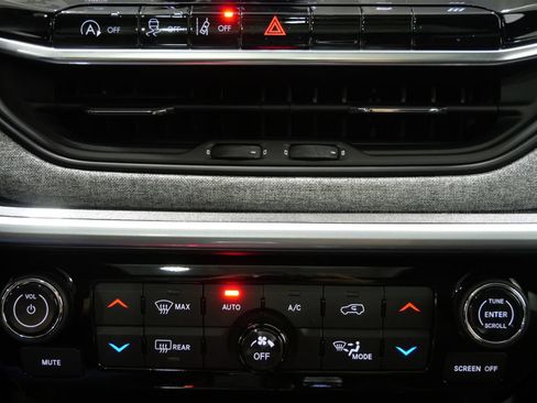 New 2026 Jeep Compass Latitude AWD/4WD image 19