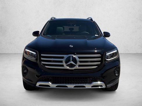 Used 2026 Mercedes-Benz GLB 250 4MATIC image 2