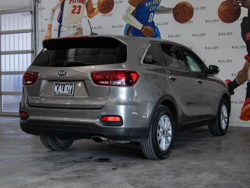 Used 2019 Kia Sorento LX image 24