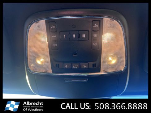 Used 2022 Jeep Grand Cherokee Limited image 30