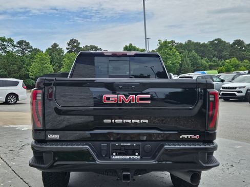 Used 2024 GMC Sierra 2500 AT4 w/ AT4 Premium Plus Package AWD/4WD image 6