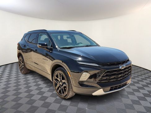 Used 2024 Chevrolet Blazer LT w/ Sound & Technology Package FWD image 6
