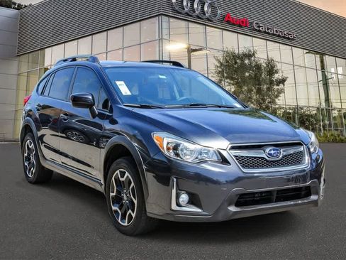 Used 2016 Subaru Crosstrek 2.0i Premium w/ Moonroof Package AWD/4WD image 5