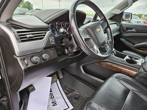 Used 2018 Chevrolet Suburban LT AWD/4WD image 20