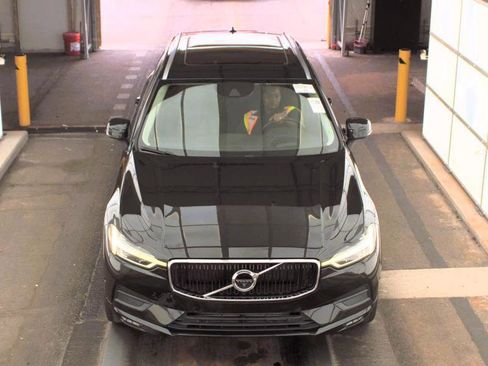 Used 2021 Volvo XC60 T5 Momentum w/ Protection Package Premier FWD image 2