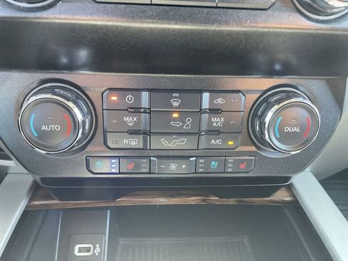 Used 2020 Ford F150 Lariat image 35