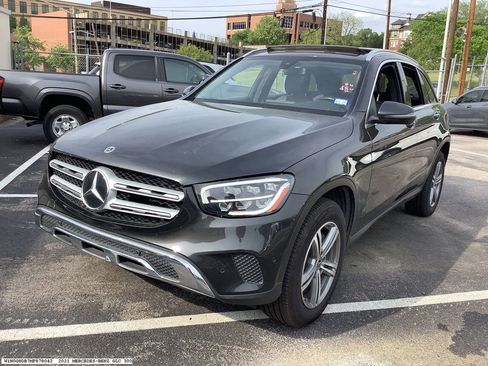 Used 2021 Mercedes-Benz GLC 300 image 4
