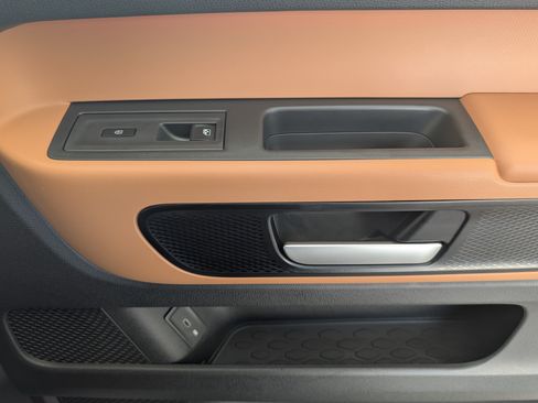 Used 2025 Volkswagen ID. Buzz 1st Edition RWD image 22