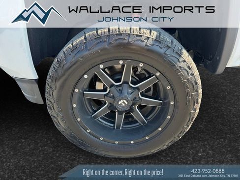Used 2015 GMC Sierra 2500 SLT w/ Duramax Plus Package AWD/4WD image 9