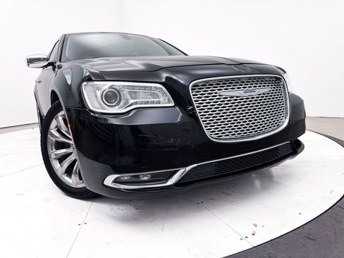Used 2018 Chrysler 300 Limited image 4
