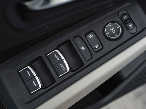 Used 2024 Honda Accord EX image 37