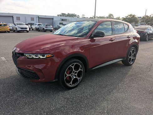 Used 2024 Alfa Romeo Tonale Veloce w/ Active Assist Package AWD/4WD image 8