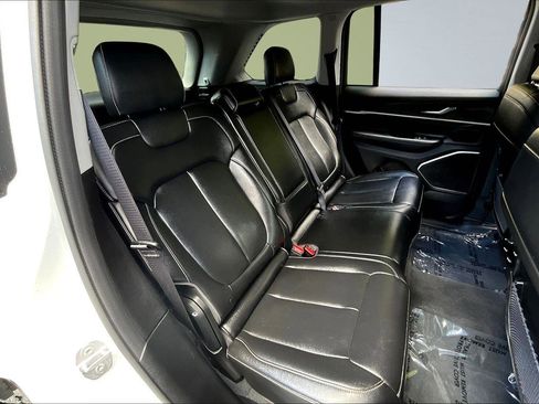 Used 2023 Jeep Grand Cherokee 4WD 4xe image 27