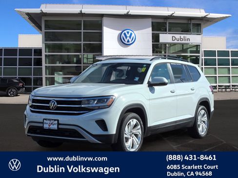 Used 2023 Volkswagen Atlas SE w/ Panoramic Sunroof Package FWD image 8
