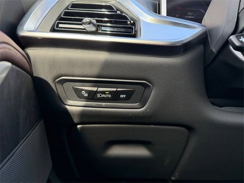 Certified 2026 BMW X7 xDrive40i w/ Premium Package image 32