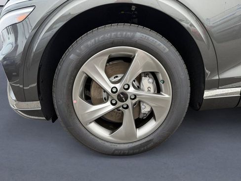 New 2026 Genesis GV70 2.5T AWD/4WD image 9
