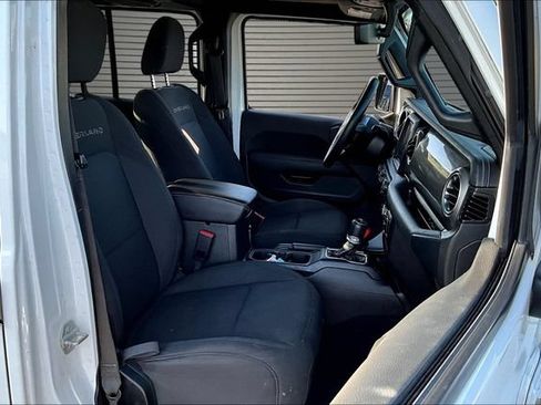 Used 2023 Jeep Gladiator Overland AWD/4WD image 29