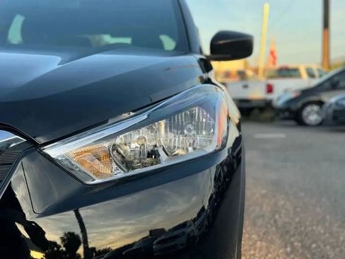 Used 2020 Nissan Kicks S FWD image 10