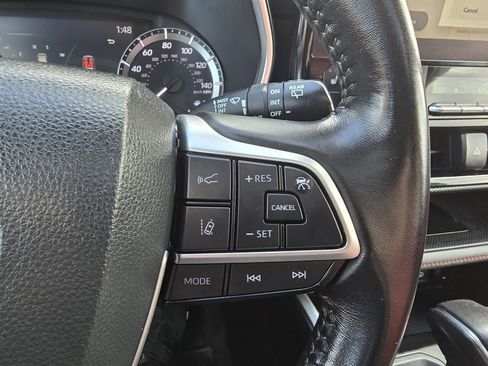 Certified 2023 Toyota Highlander XSE image 22