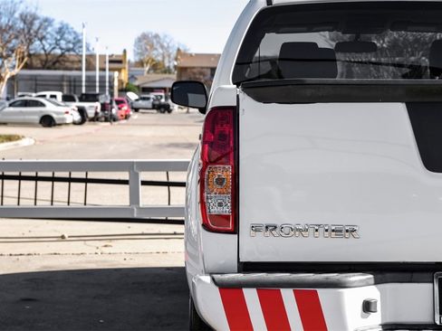 Used 2019 Nissan Frontier S image 42