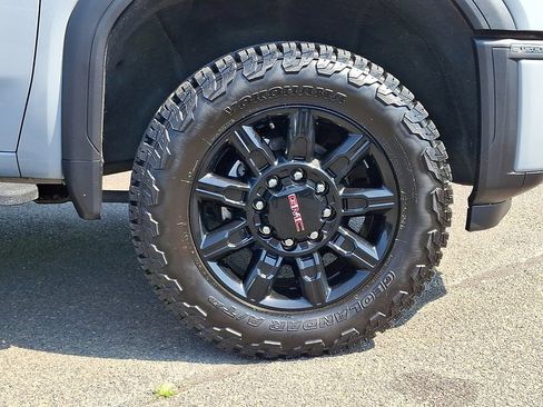 Certified 2025 GMC Sierra 3500 AT4 w/ AT4 Premium Plus Package AWD/4WD image 8
