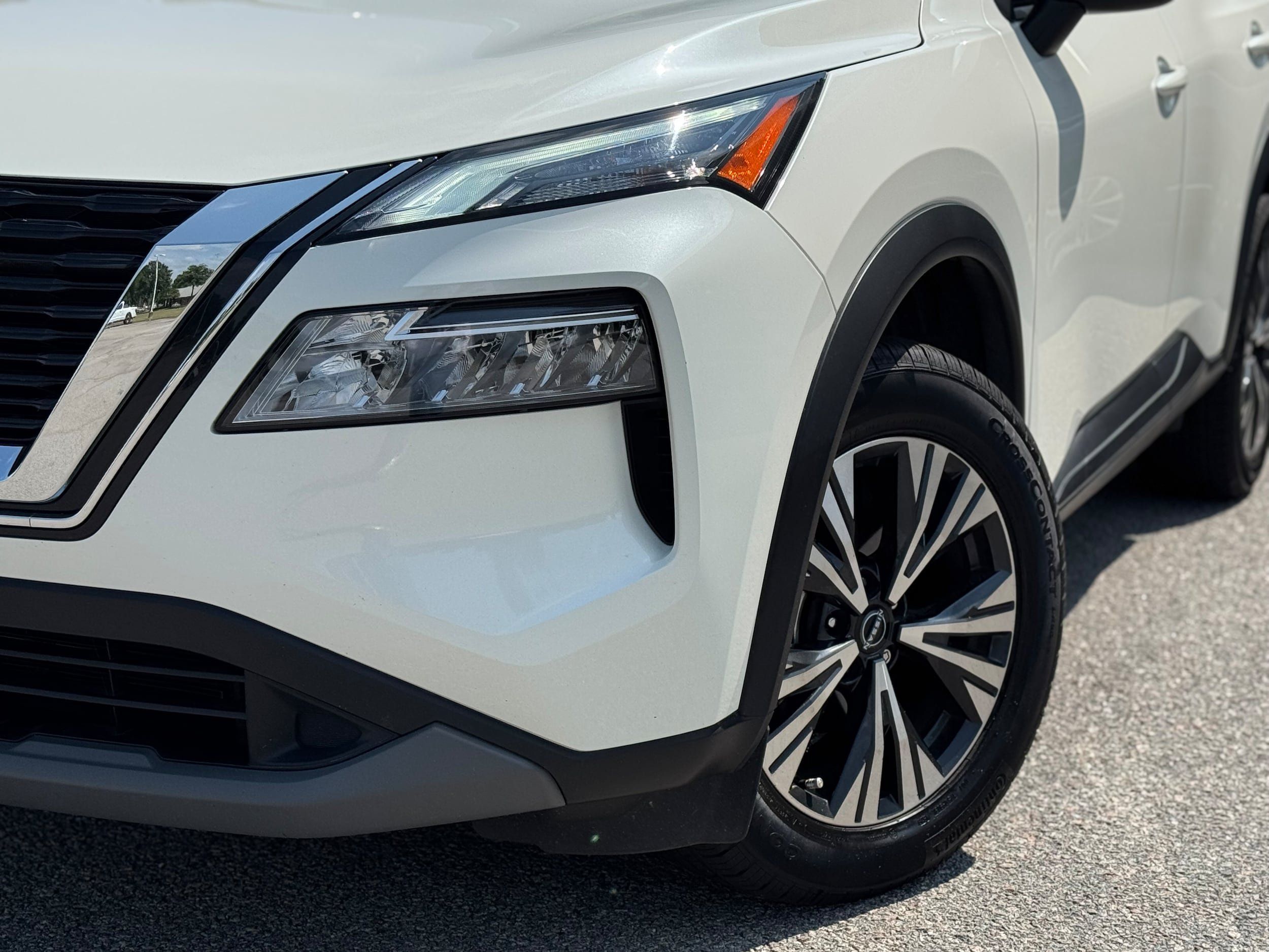 Used 2023 Nissan Rogue SV w/ SV Premium B Package AWD/4WD image 4