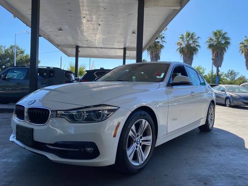 Used 2017 BMW 330i Sedan RWD image 9