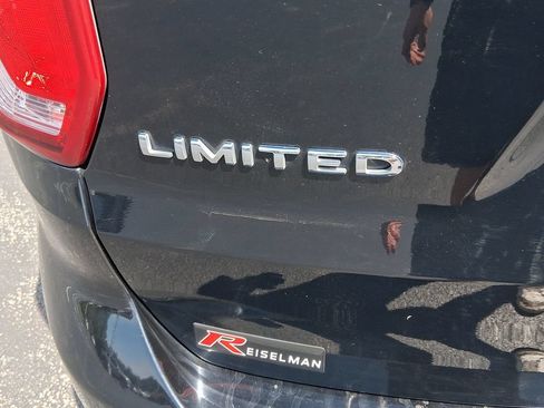 Used 2017 Ford Explorer Limited w/ Equipment Group 301A FWD image 9