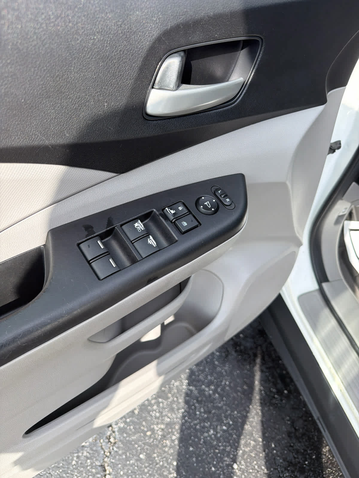 Used 2012 Honda CR-V LX image 14