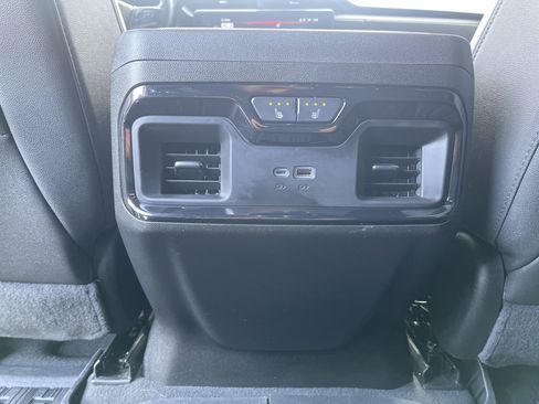 Used 2024 GMC Sierra 2500 AT4 w/ AT4 Premium Plus Package AWD/4WD image 28