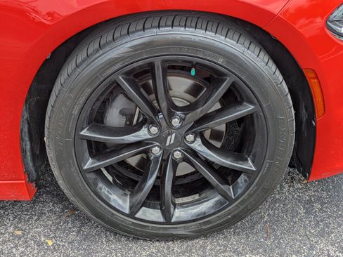 Used 2017 Dodge Charger R/T w/ Blacktop Package RWD image 9