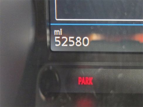 Certified 2021 Volkswagen Tiguan SE image 28